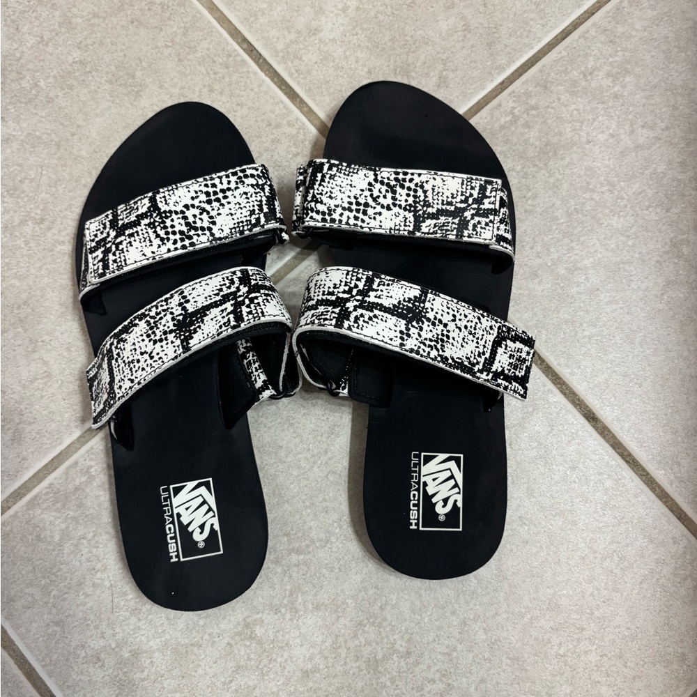Vans Women's Strap Snake Skin Sandals